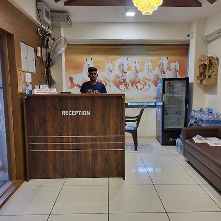 Hotel Shreeji'S Gandhinagar Exterior photo